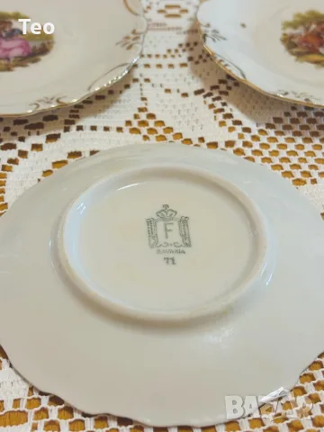 Ретро порцеланови чинийки с позлата и романтична сцена (Fragonard style) Bavaria– 3 бр., снимка 5 - Чинии - 56148981