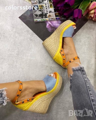 Сандали на платформа - синьо със жълто - 3416