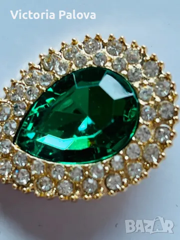 Красиви модерни обеци зелен камък Германия, снимка 8 - Обеци - 49236027