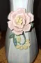 Порцеланова ваза с красива роза, снимка 2