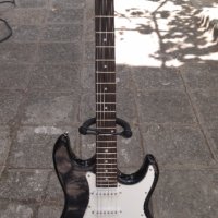 Китара тип Fender Stratocaster 