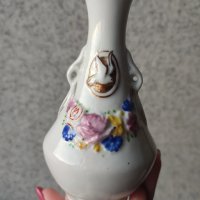 Малка вазичка-корейски порцелан, снимка 3 - Други ценни предмети - 44402834