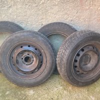 Зимни гуми - 2 броя, снимка 1 - Гуми и джанти - 39055813