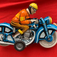 Стара ламаринена играчка моторист, снимка 4 - Колекции - 44229400