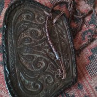 Стара дамска кожена чантичка ръчна маисторска изработка с красиви флорални орнаменти 38777, снимка 4 - Колекции - 41696825