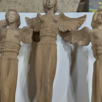 Фигурки от орех с формата на жена с разперени крила, снимка 3 - Други ценни предмети - 44614721