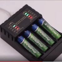  4  слотно  универсално зарядно за батерии  АА и  ААА, снимка 2 - Друга електроника - 41409902