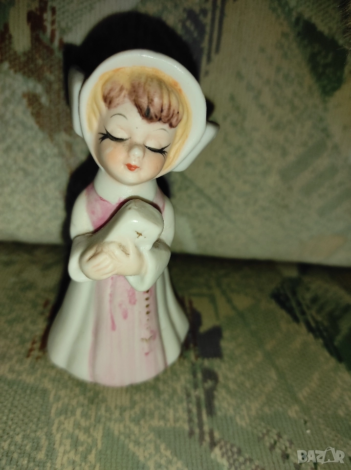 Винтидж монахиня от бисквитена керамика , снимка 1