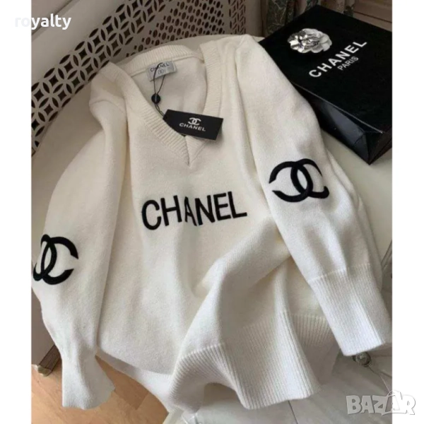 Дамски бял блузон Ch🅰️nel свободен модел с остро деколте, снимка 1