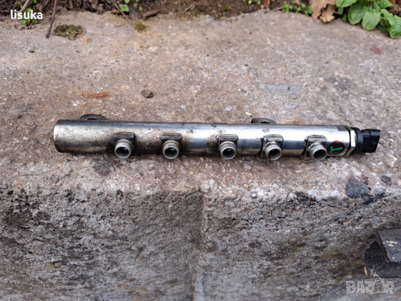 Горивна рейка на BOSCH за Опел Астра Н 1,9 , снимка 1