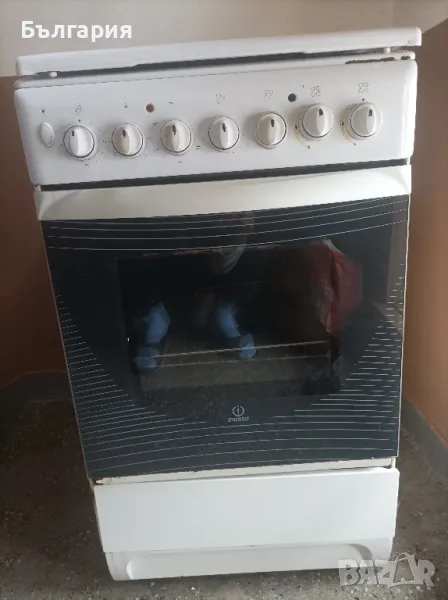 Продавам употребявана печка Индезит , снимка 1