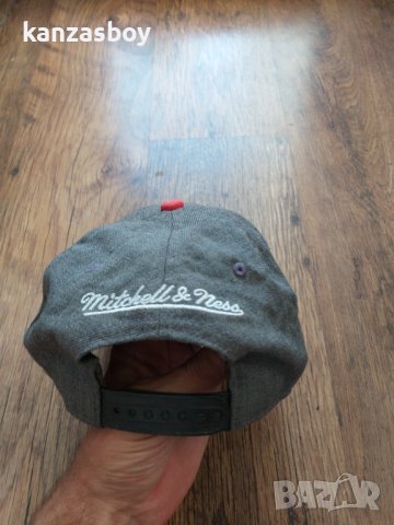 mitchell and ness  - страхотна шапка, снимка 6 - Шапки - 41500066