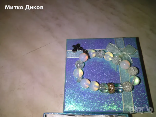 Нова гривна от камъни в подаръчна кутийка тип Сваровски, снимка 4 - Гривни - 47868366