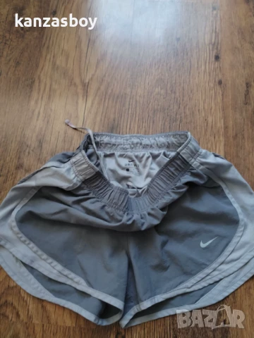 nike - страхотни дамски шорти S, снимка 3 - Спортни екипи - 50886750