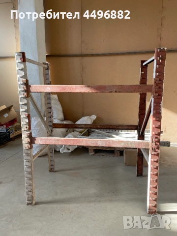 Метални стелажи много здрави и лесно сглобяеми