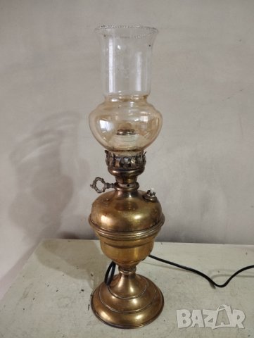 Ретро настолна лампа тип газена