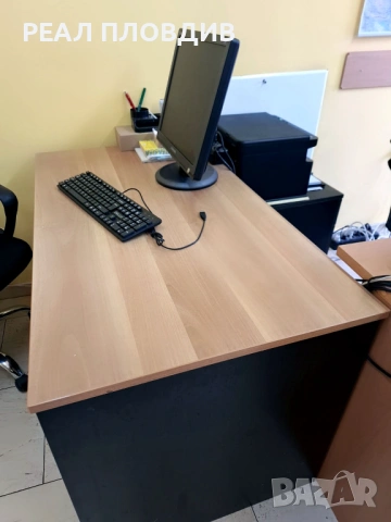 Офис оборудване - бюра, столове, компютър и др., снимка 14 - Работни маси и бюра - 53442889