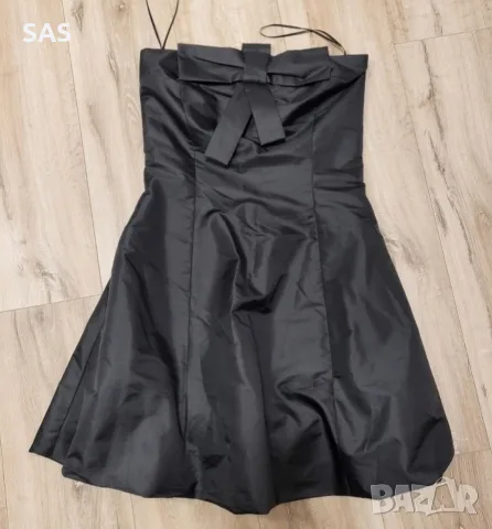 Рокля без прзрамки размер 36-38 Guess 