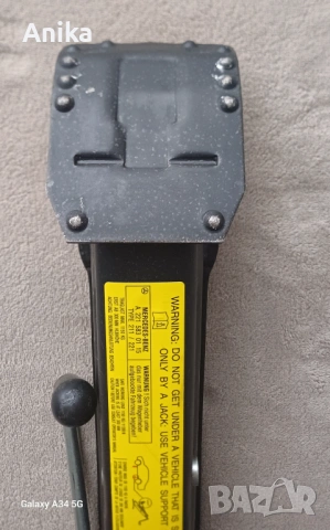 Оригинален авариен крик Mercedes, снимка 6 - Части - 53596937