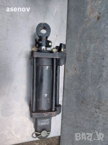 хидравличен цилиндър