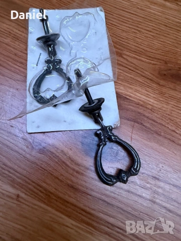 Дръжки за мебели