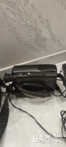 Видеокамера-Panasonic VHS-C, снимка 2 - Камери - 53046048