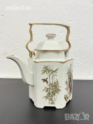 Японски порцеланов чайник с бронзова дръжка. №8268 