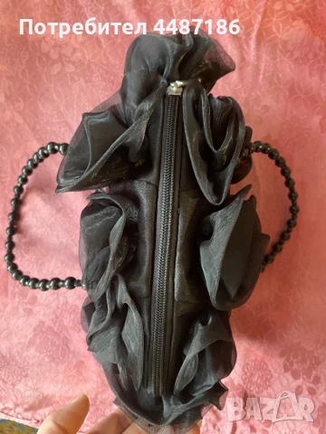 Дамска чантичка, снимка 3 - Чанти - 50579951