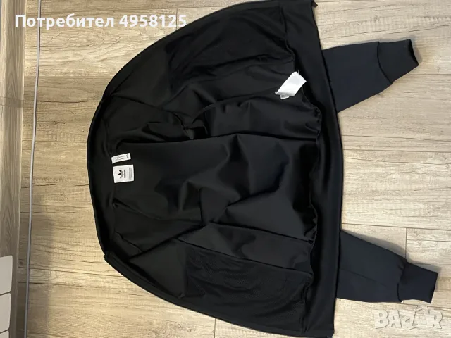 суитшърт на adidas, снимка 3 - Суичъри - 56202957