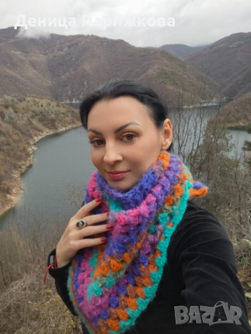 Ръчно плетен триъгълен шал модел „Белисимо“, снимка 13 - Шалове - 52749580