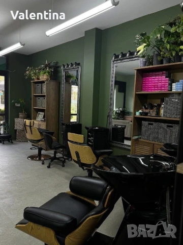 Отдаваме под наем фризьорски работни места