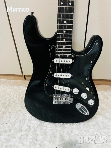 електрическа китара тип Stratocaster HSS - Перфектно състояние, снимка 2 - Китари - 53090134