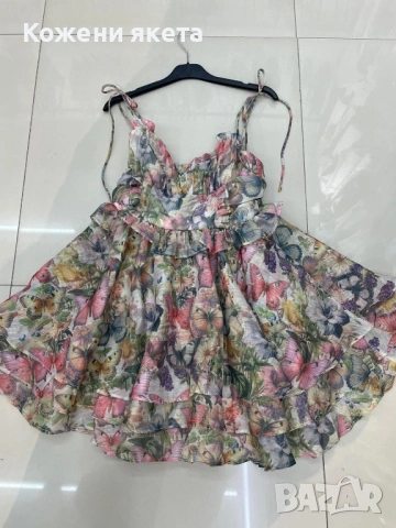 Страхотна рокля с цветя и пеперуди