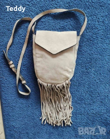 Чанта с ресни Mango, естествен велур, снимка 2 - Чанти - 51907938