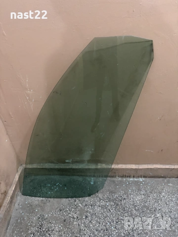 Предно дясно стъкло  Фолксваген Голф 5/VW gOLF 5 2+1 врати, снимка 2 - Части - 53664194