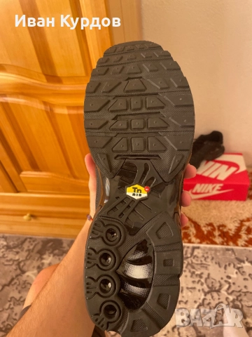 Черни обувки NIKE TN ЧИСТО НОВИ!, снимка 3 - Маратонки - 52955156