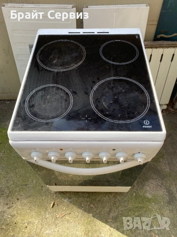 Печка Indesit 50 см, снимка 2 - Печки, фурни - 53705488