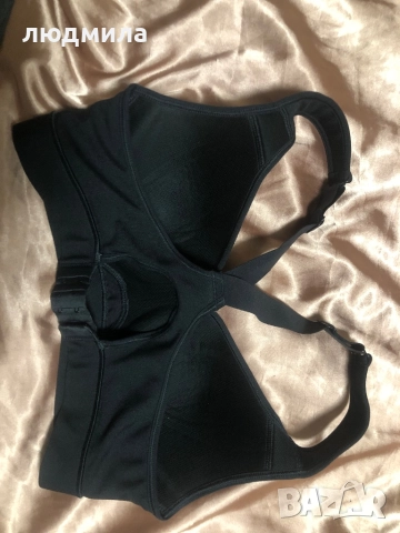 Спортен сутиен UNDER ARMOUR, снимка 2 - Корсети, бюстиета, топове - 51982525