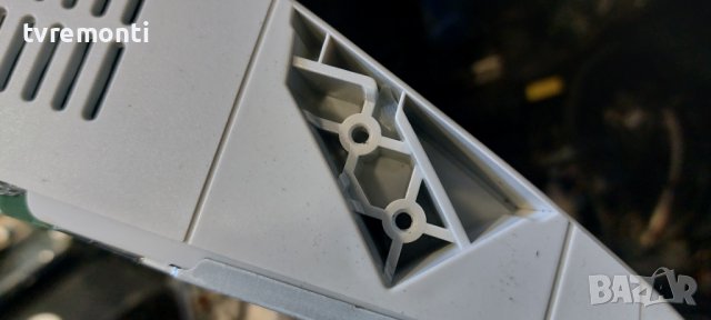 крачета за телевизор Samsung модел UE32J4510, снимка 3 - Стойки, 3D очила, аксесоари - 41802822