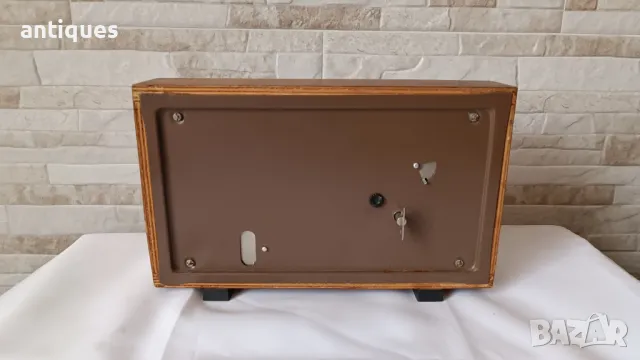 Руски настолен часовник - Маяк с термометър и хигрометър - Made in USSR - 1970г., снимка 7 - Антикварни и старинни предмети - 50269129