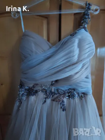 Елегантна абитуриентска рокля с бродерия и шалче. Носена веднъж, снимка 2 - Рокли - 49730274