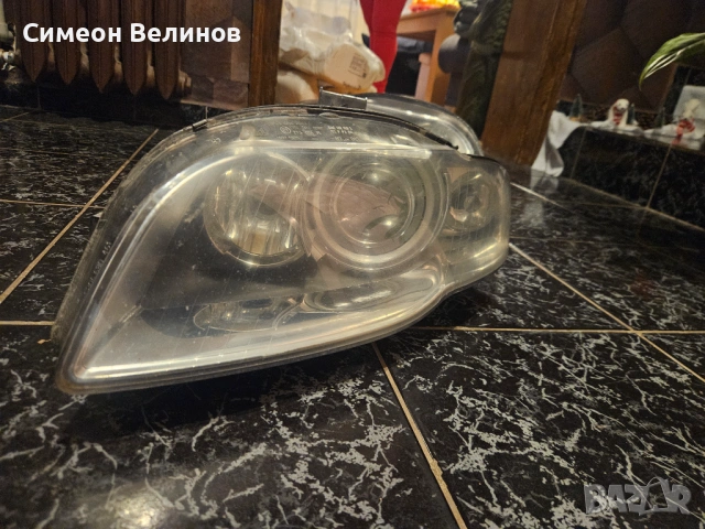 Продавам фарове би ксенон ауди а4 б7 