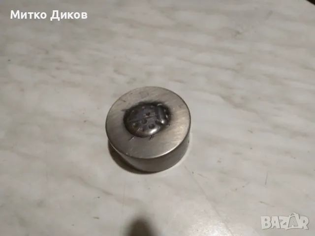 метална кутия винтидж фи 63мм и 27мм