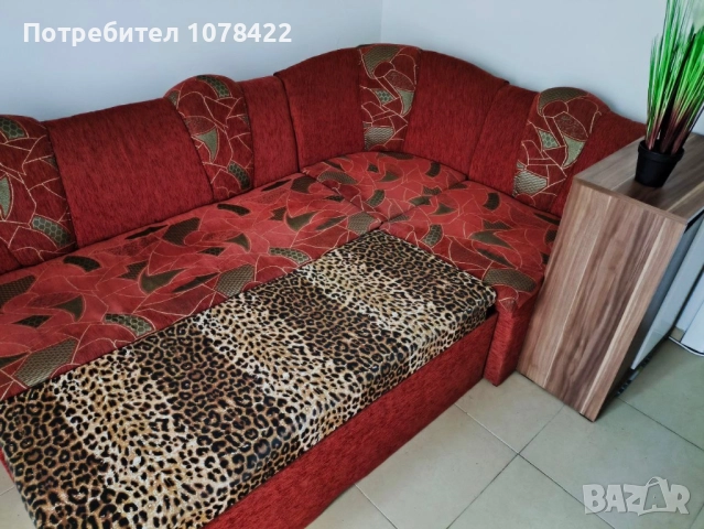 Продавам мек разтегателен ъглов диван.