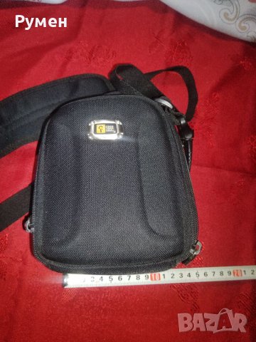 Чанта за камера, фотоапарат,батерии.