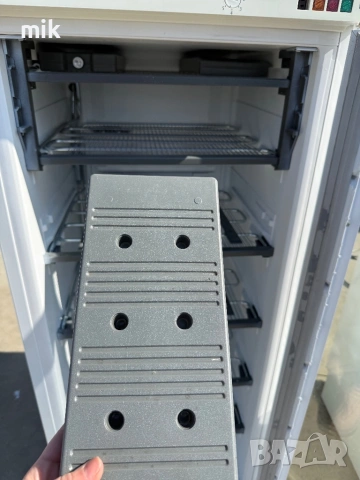 Минусова хладилна витрина Bauknecht 140 см , снимка 13 - Витрини - 53743854