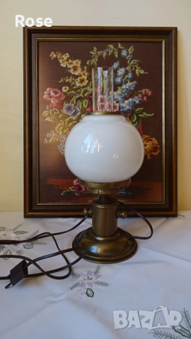 Винтидж настолна,  месингова лампа със стъклен аплик и шише в Рустик стил, снимка 5 - Настолни лампи - 53090323