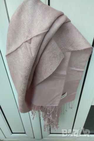 Кашмир и коприна дамски шал , снимка 2 - Шапки - 19403612