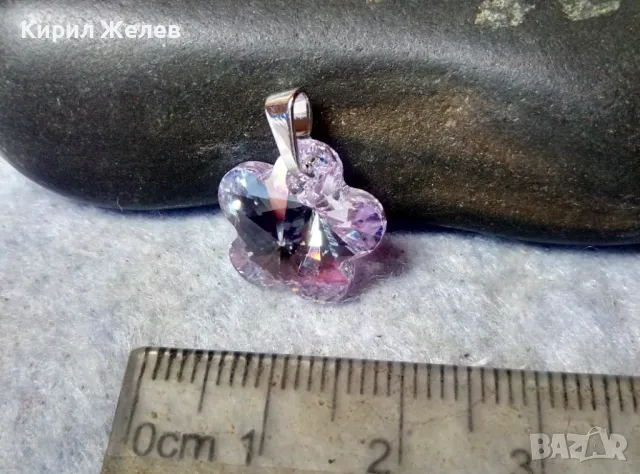 НЕЖЕН ЮВЕЛИРНО ФАСЕТИРАН КРИСТАЛЕН ПЕНДАНТ МЕДАЛЬОНЧЕ 48833