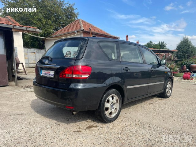 Toyota Avensis Verso 2.0 116к, снимка 7 - Автомобили и джипове - 42332004